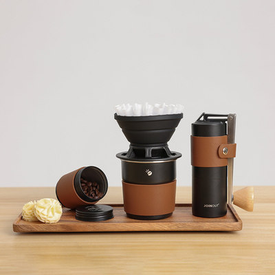 Conjunto de café portátil al aire libre con molinilla de frijoles giratoria a mano y combinación de taza de filtro