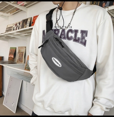 Bolso corporativo personalizado de un hombro con diseño ligero y versátil