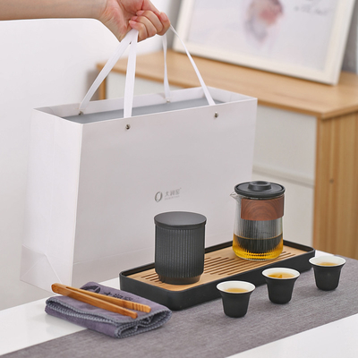 Experimenta la simplicidad de nuestro juego de té de estilo minimalista europeo para promociones
