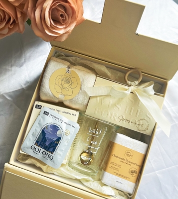 Conjunto de regalos personalizados para bodas Toallas, jabón, taza de agua, té oolong y una caja de caramelos creativa