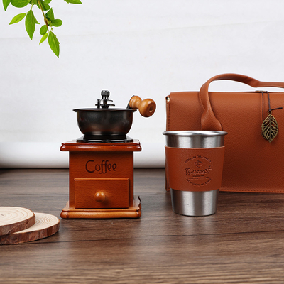 Experiencia de lujo con negocios recuerdos de cuero de mano tazas de café y aromaterapia