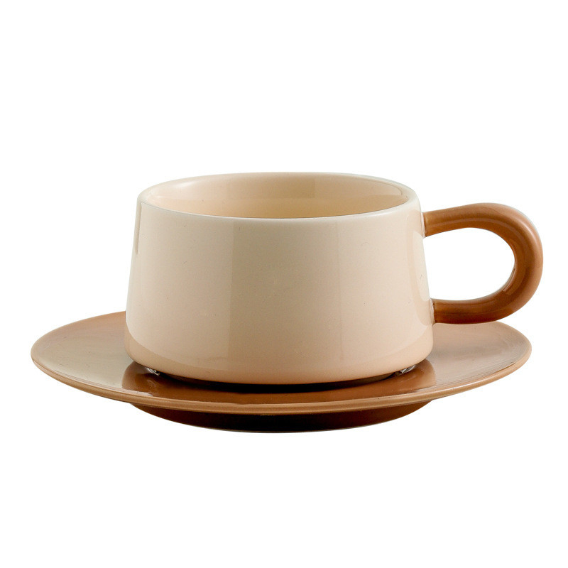 Scenarios de uso Set de tazas y platillos de lujo para ocasiones especiales