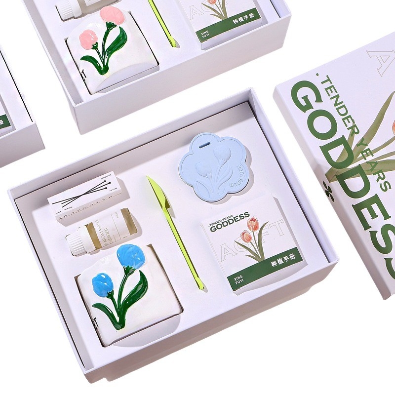 Celebra el Día de la Mujer con el regalo perfecto Caja de regalo de velas de aromaterapia con flores creativas